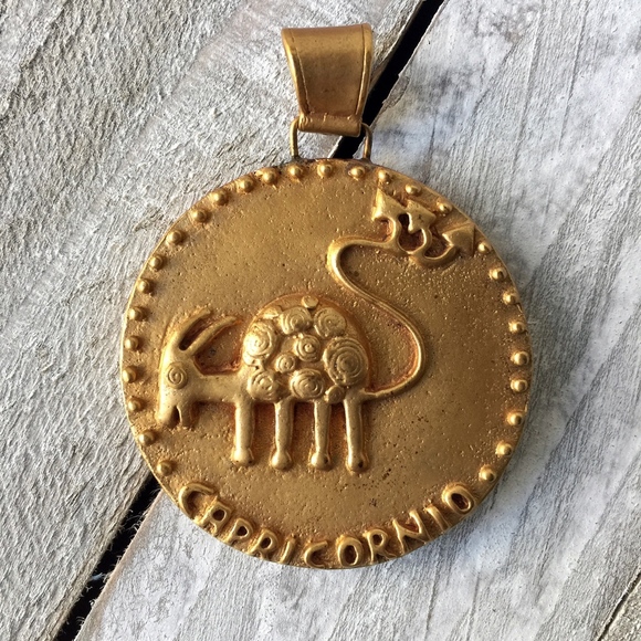 Artesian Peruvian Medallion - Picture 3 of 6